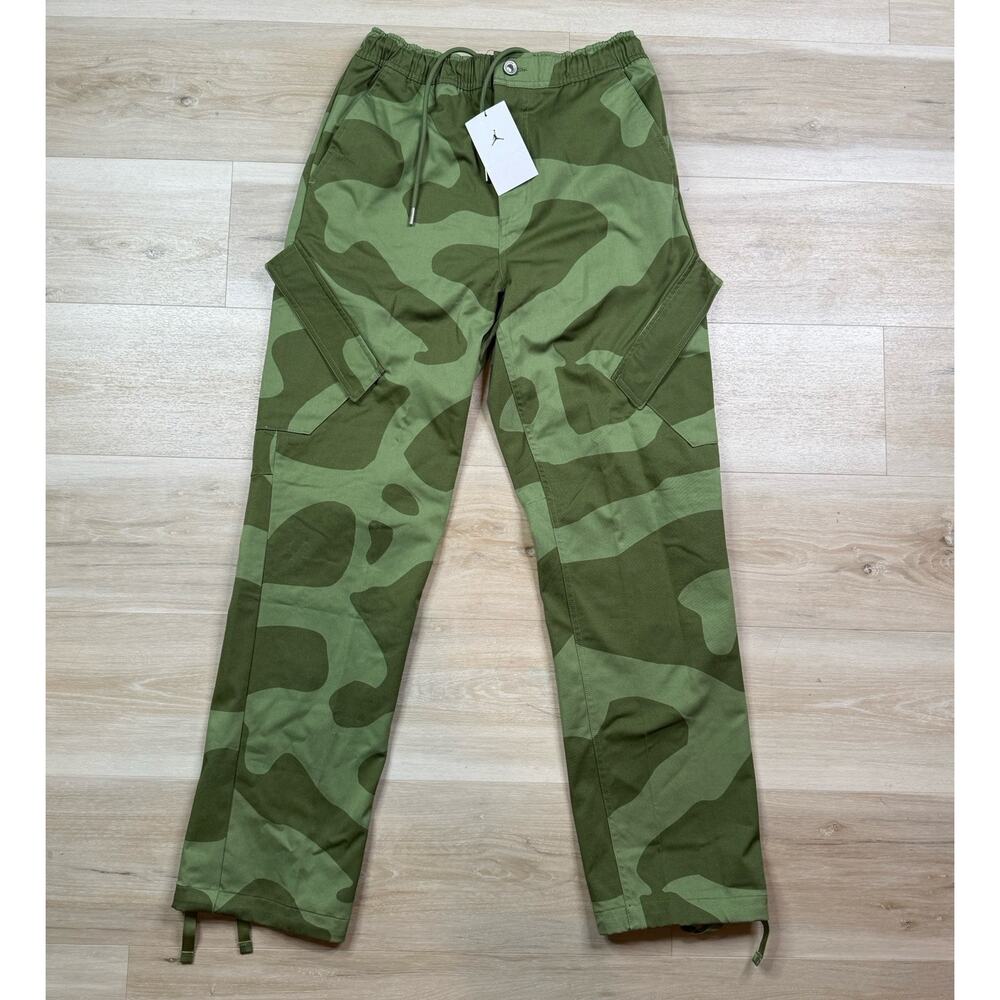 Nike Jordan Essentials Chicago Elephant Print Camo Cargo Pants FD7455-340 Sz S